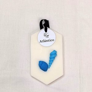 Ambientador sólido para armarios y cajones con un aroma fresco y limpio como es Atlántico