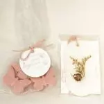 Pack de ambientador sólido junto con 3 jaboncillos en forma de mariposa