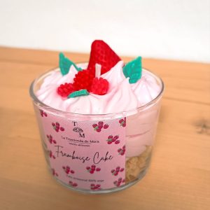 Vela artesanal gourmet Framboise Cake 160g en vaso de cristal con cera de nata y frambuesas - La Trastienda de Maca