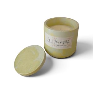 Vela en envase artesanal con aroma a melón